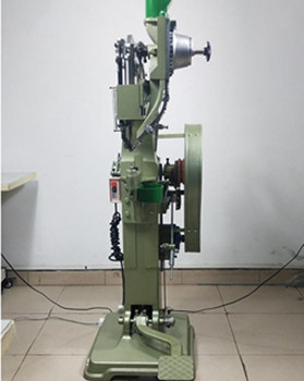 如何正確選用鉚接機?