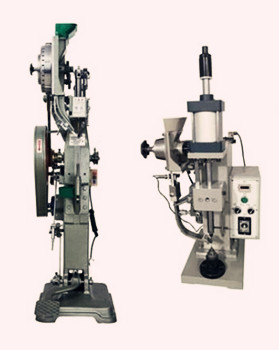 自動(dòng)送料鉚接機(jī)在連續(xù)工作時(shí)需注意什么?